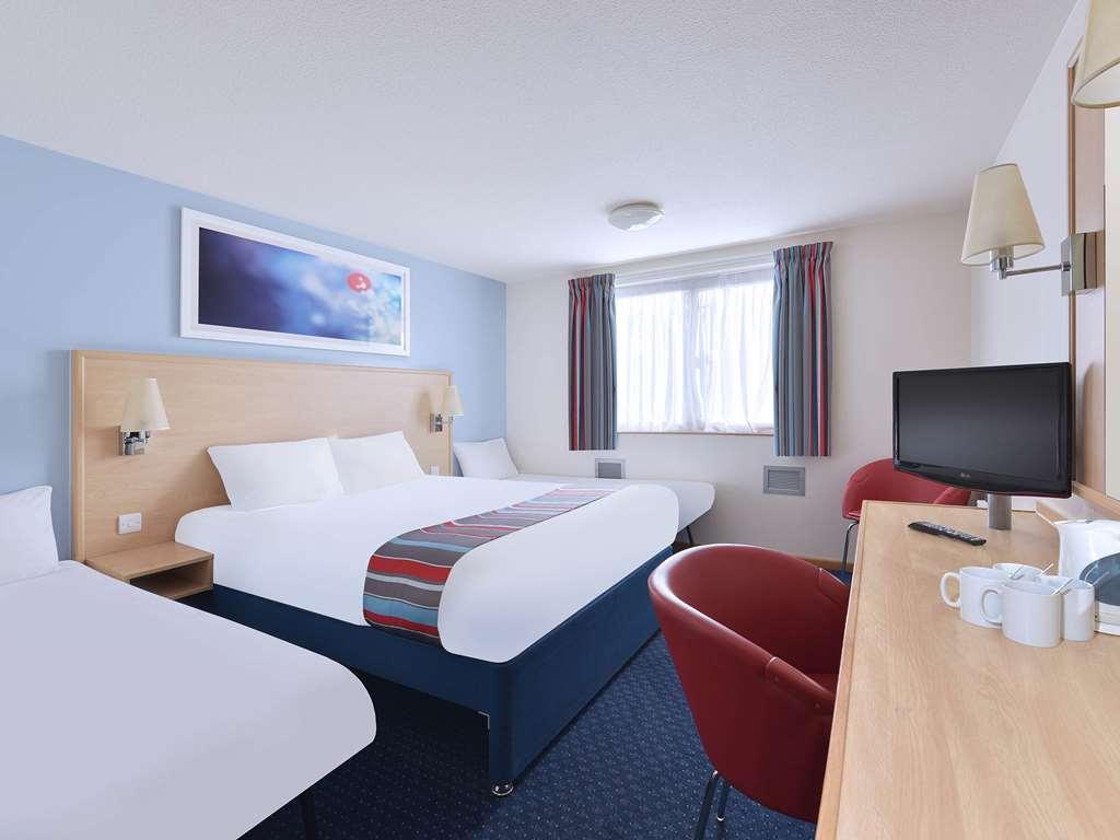 Travelodge Glasgow Airport Hotel Szoba fotó