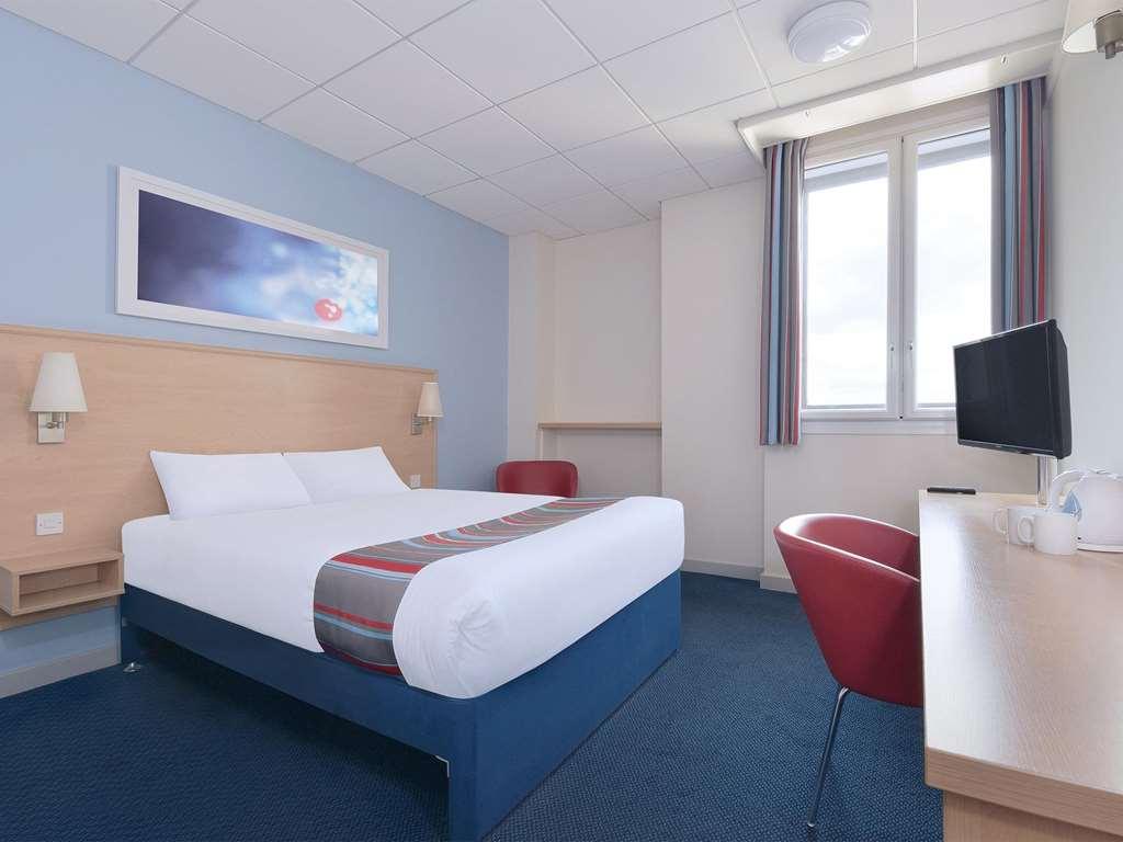 Travelodge Glasgow Airport Hotel Szoba fotó