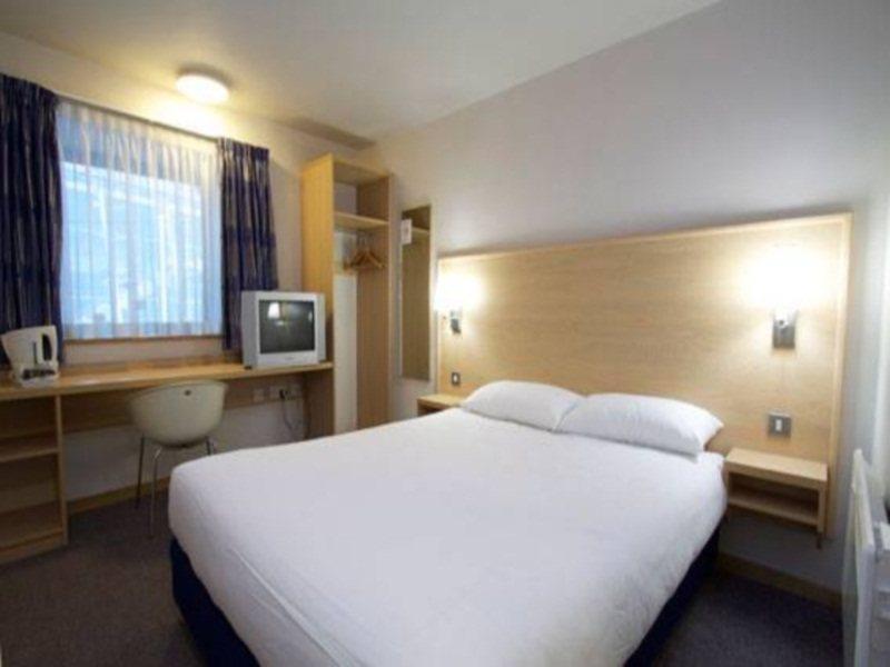 Travelodge Glasgow Airport Hotel Kültér fotó